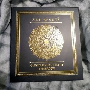 Ace beauty the Quintessential palette